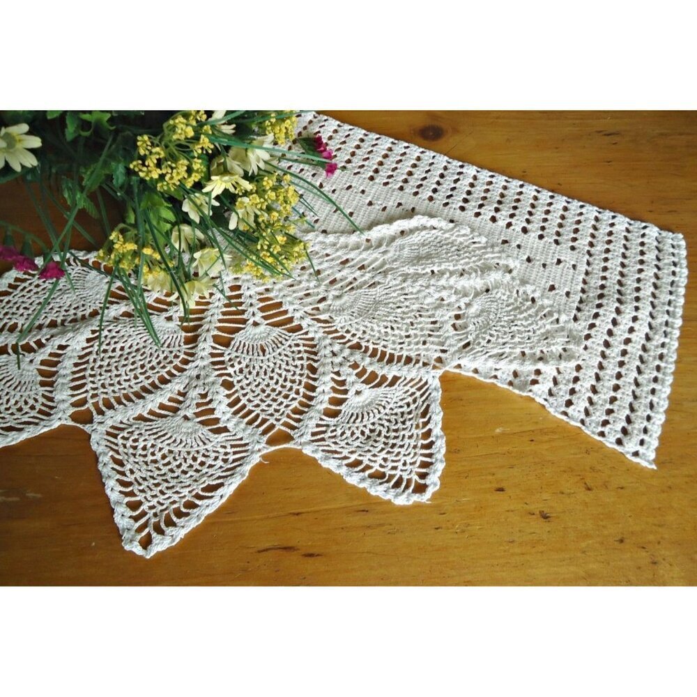 2 Crocheted Doilies White Crochet Doily Vintage Doilies Doilies Handmade D4